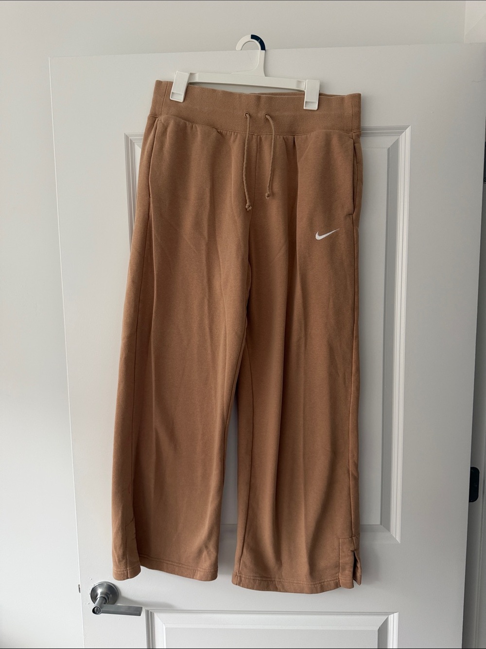 Nike Sportswear Phoenix Fleece
Women's High-Waisted Wide-Leg Sweatpants